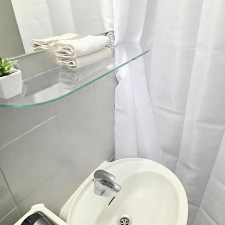 Bright Cozy - Free Parking Апартаменты