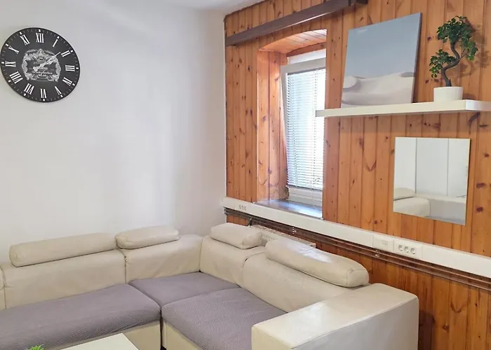 Bright Cozy - Free Parking