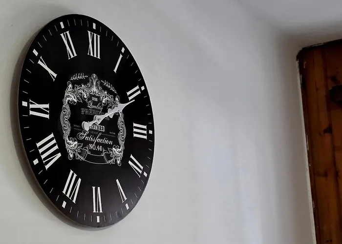 Апартаменты Bright Cozy - Free Parking *